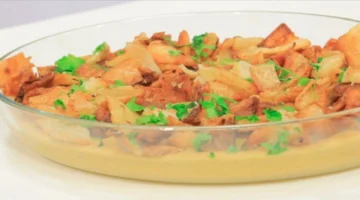 طعمها ولا اروع.. طريقة عمل فتة العدس للشتاء بخطوات سهلة وطعم يدفي الجسم